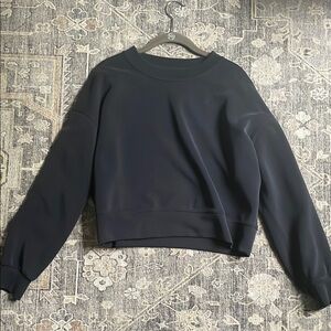 Lululemon Softstreme cropped Black Crew Neck sweatshirt